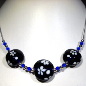 Collane in Vetro di Murano tre perle colore nero con fiore
